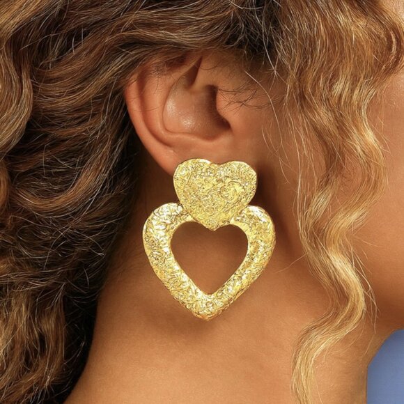 ๐๏ธBoho Chic Heart Textured Statement Earrings 18K Gold Plated Stainless Steel - Picture 3 of 13
